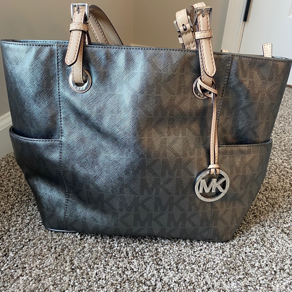 Michael Kors Tote (Authentic)